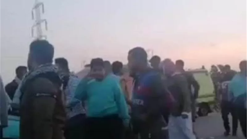 اصابة 14 عاملا زراعيا في انقلاب سيارة نصف نقل بأبوسلطان في الإسماعيلية.صور