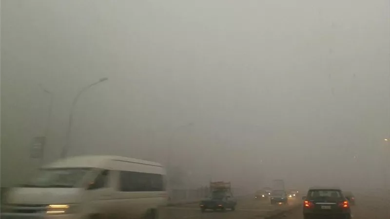 منها محور 30 يونيو والقطامية ..6 طرق تغلقها المرور بسبب الشبورة