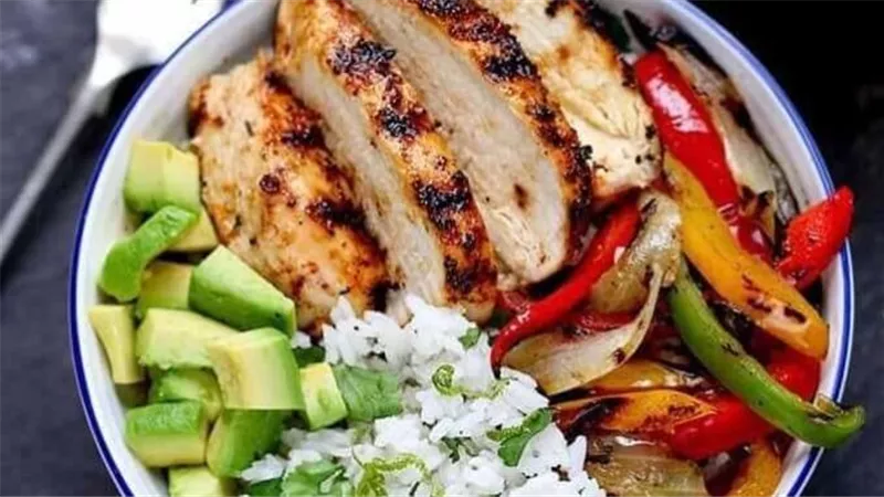 بهذه الخطوات.. يتحول طعامك غير الصحي لوجبة مفيدة