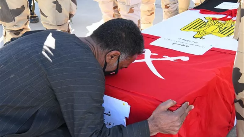 الآلاف من أبناء قنا يشيعون جثمان الشهيد نور ناصر