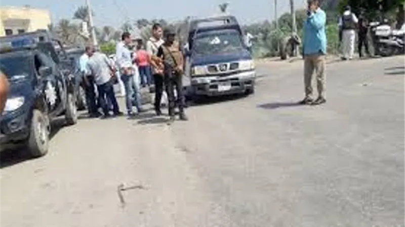 ضبط عاطل بحوزته حشيش وسلاح آلى بكوم امبو