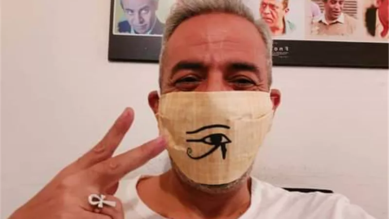 صبرى فواز يداعب جمهوره بـ 
