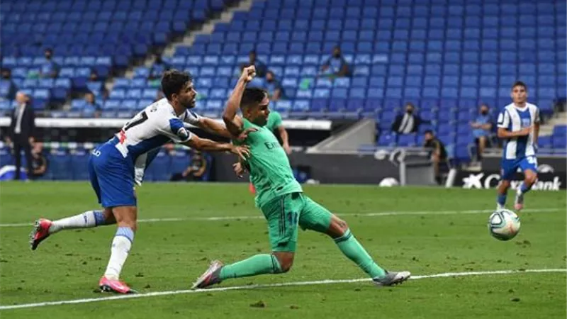 ريال مدريد يصعد لصدارة 