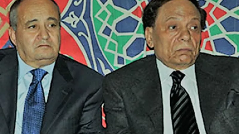سر غياب الزعيم عادل امام عن وداع صديقه وحيد حامد بمثواه الاخير
