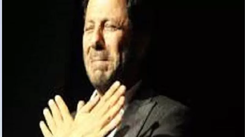سأدعى لك فى كل صلاة.. إياد نصار يرثى وحيد حامد بكلمات مؤثرة