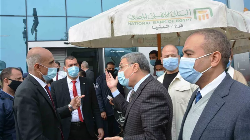 محافظ المنيا يتابع ميدانيا تطبيق اجراءات مواجهة كورونا