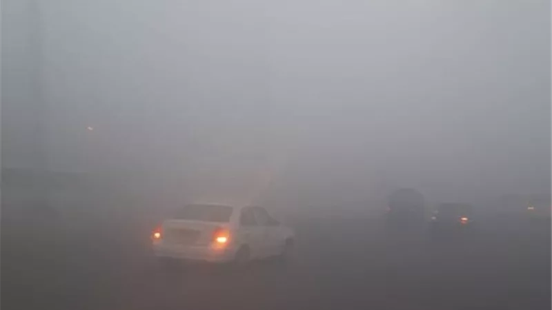 اغلاق طريق العلمين الصحراوى بسبب الشبورة الكثيفة