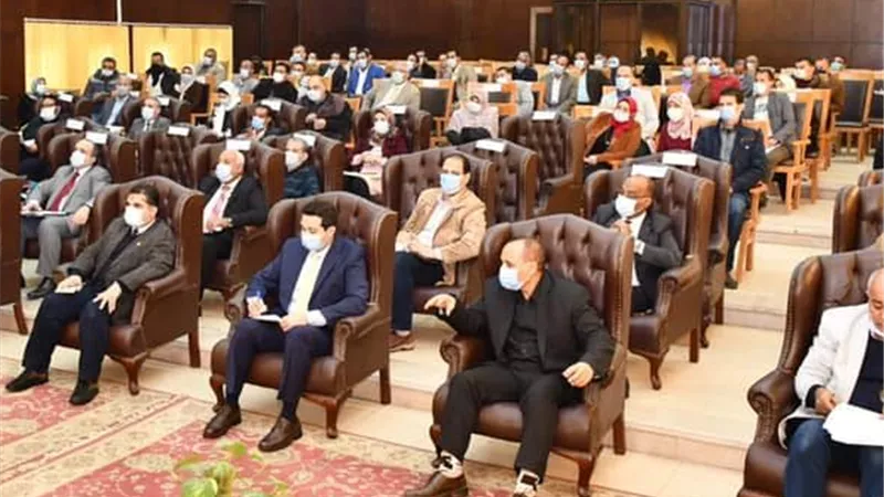 محافظ الفيوم يتابع آليات إعداد خطة لتطوير مركزي إطسا ويوسف الصديق