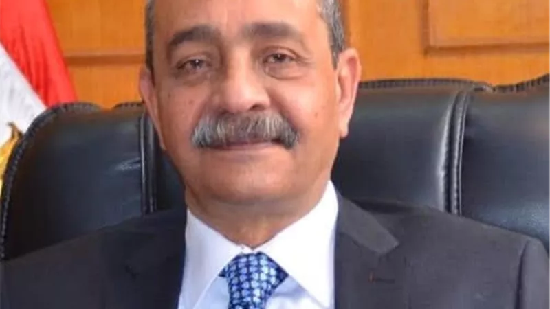 تحويل الاراض غير الصالحة للزراعة لمشروعات صناعية بالاسماعيلية