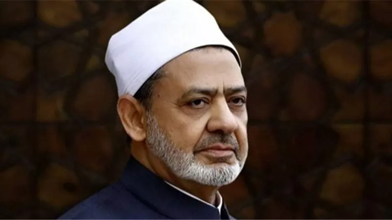 شيخ الأزهر يطمئن هاتفيا على صحة عمرو موسى