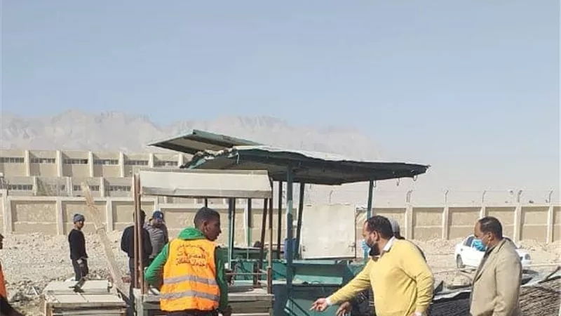 إزالة الأكشاك و المخالفات بالمنطقة الصناعية بعتاقة