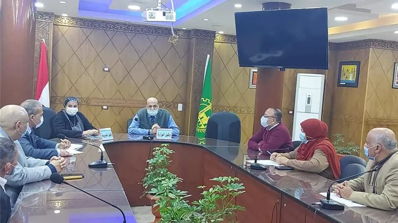 وكيل التعليم بالقليوبية يبحث مشكلات ادارة الخصوص