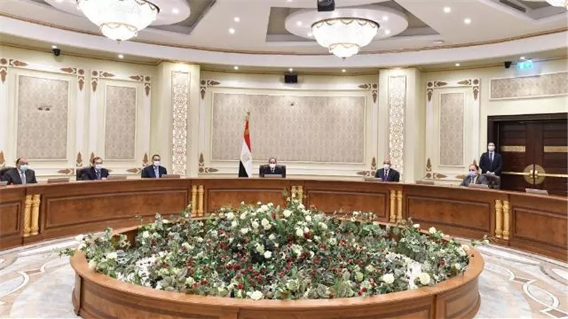 السيسى: مبادرة تحويل السيارات للعمل بالغاز تعمل وفق دراسات علمية لخدمة المواطنين