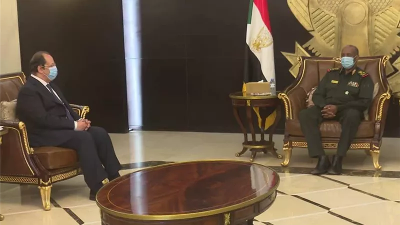 رئيس المخابرات العامة يبحث ملفات التعاون الثنائي مع القيادات السودانية فى مختلف المجالات