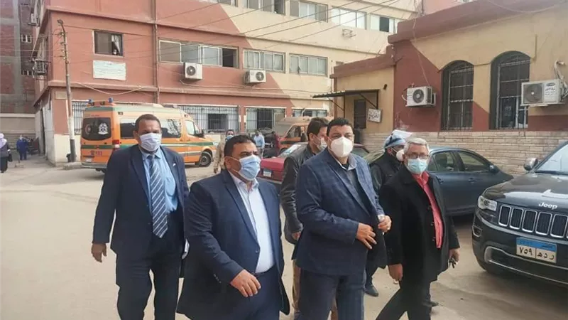 نواب بلبيس والعاشر في جولة تفقدية لمستشفي بلبيس العام