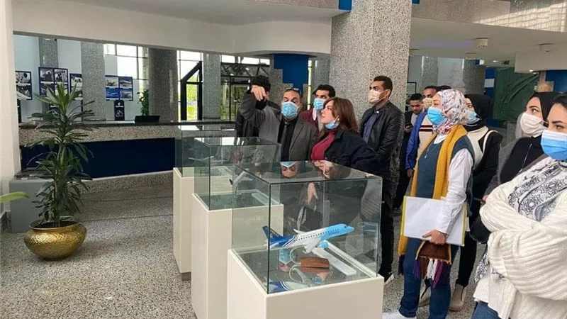 مصرللطيران تنظم جولة تعريفية لطلبة كلية الإعلام