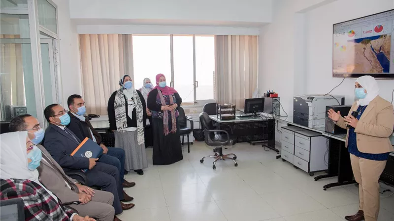 عبد العاطى.. تأهيل العاملين المنتقلين للعاصمة الإدارية على التحول الرقمى