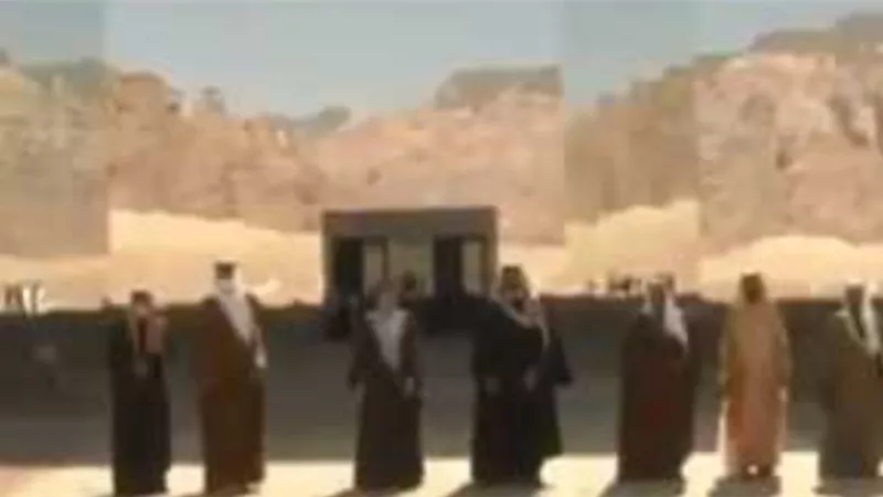 صورة تذكارية لروؤساء الوفود المشاركة في القمة الخليجية الـ41