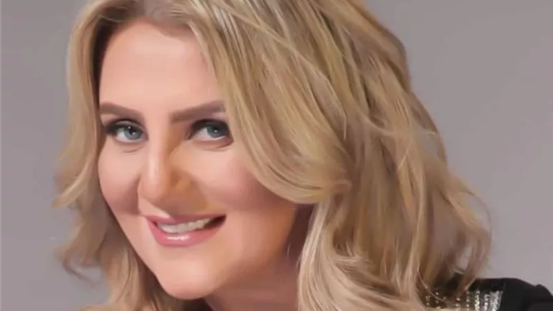 رانيا محمود ياسين تكشف عن صورة نادرة من 