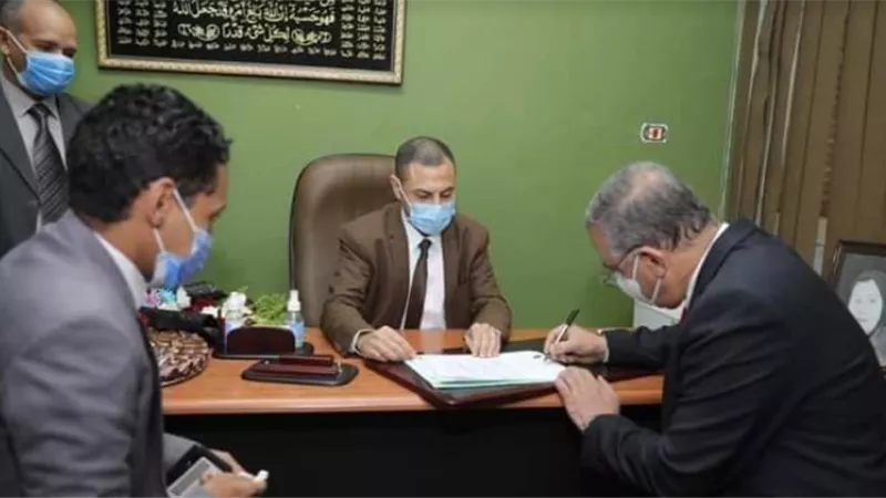محافظ سوهاج وكيلا لعروس 