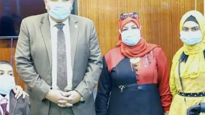 النيلى.. فى حوار صحفى مع طلاب مجلة تعليم الوادى الجديد