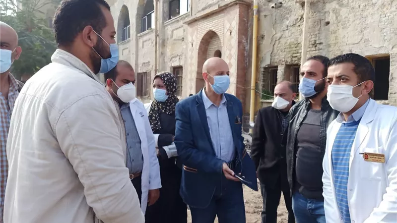 وكيل وزارة الصحة يتفقد سير العمل بمستشفيات الصدر وحميات الزقازيق واستلامهم للأجهزة الطبية