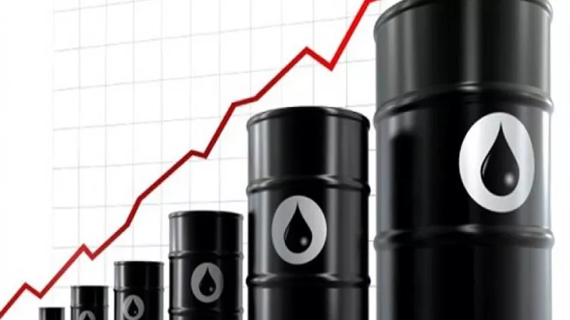 ارتفاع أسعار النفط بعد إعلان السعودية خفض إنتاجها