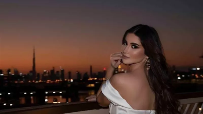 هدى الأتربى تخطف الأنظار بأحدث إطلالتها