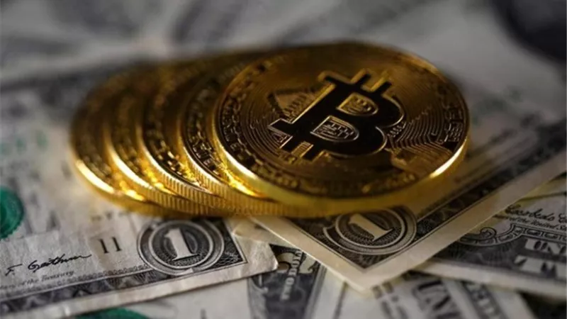 لأول مرة على الإطلاق.. البيتكوين يحلق فوق 35 ألف دولار