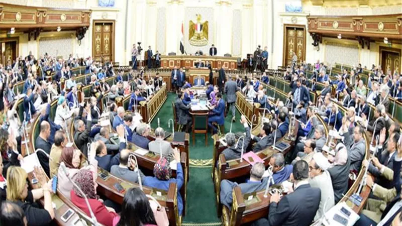 تطعيم النواب والعاملين بلقاح كورونا للتحصين ضد الاصابة بالفيروس