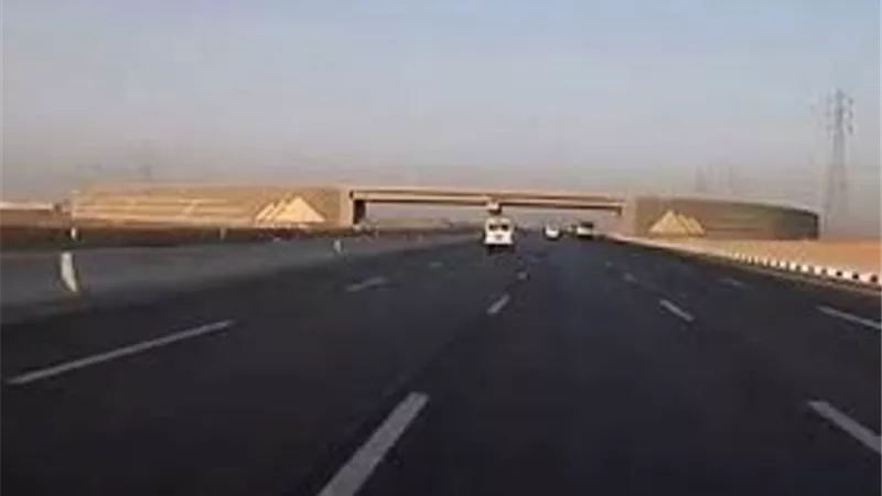 إغلاق طريق القاهرة - الإسماعيلية الصحراوى بسبب الشبورة الكثيفة
