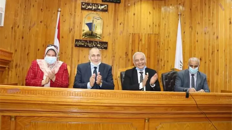 متابعة خطة التنمية المهنية بمديرية تعليم القاهرة