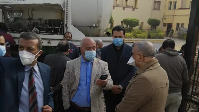 جولة لوكيل صحة الغربية بمستشفيات المحلة لمتابعة كفاءة تنكات الأكسجين-صور