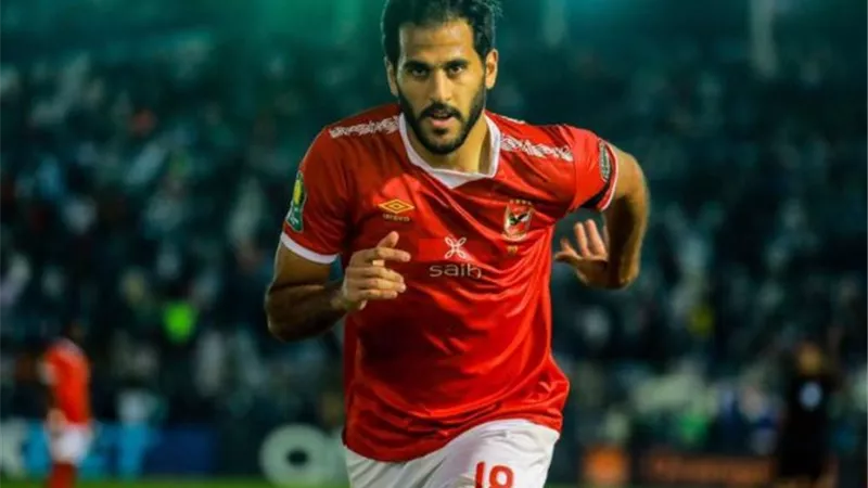 مدحت شلبى يطالب الاهلى باعارة مروان محسن
