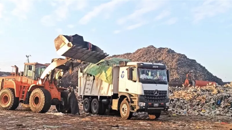 محافظ الغربية : نقل ٥٧٩٨ طن مخلفات للمدفن الصحي بالسادات