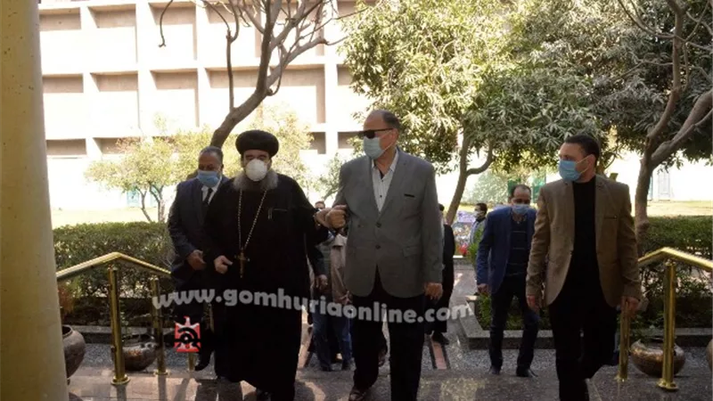 محافظ أسيوط يزور مطرانية الاقباط الارثوذوكس ومطرانية الكاثوليك للتهنئة بعيد الميلاد