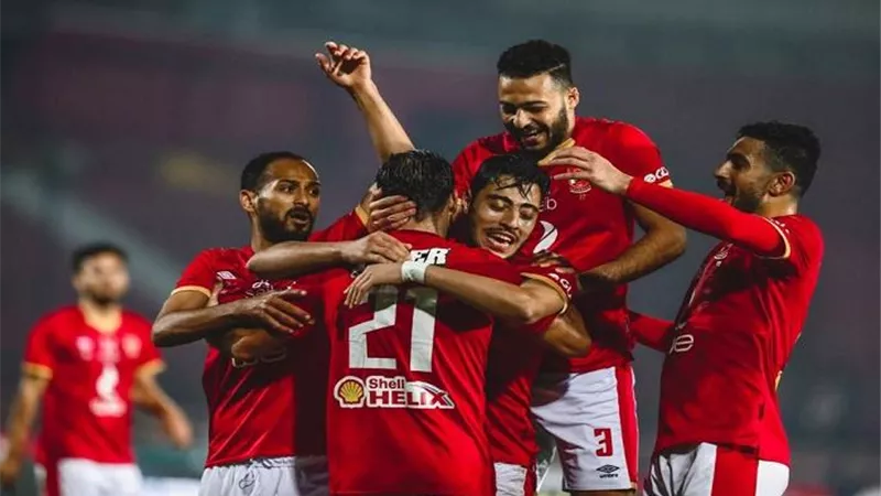 الاهلى يواجه سيراميكا كليوباترا فى مواجهة صعبة بالدورى الليلة