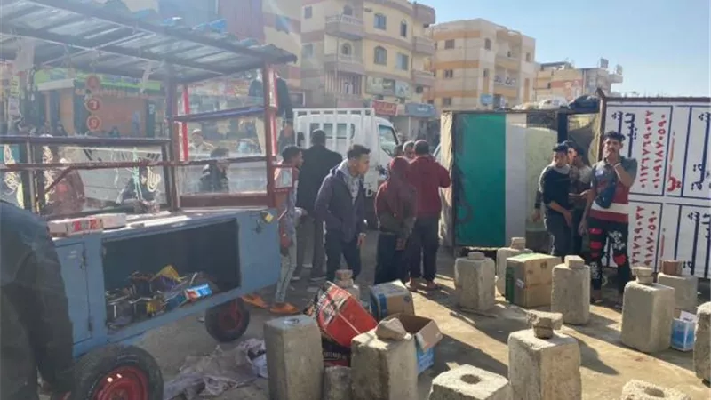 جهاز بدر يحرر 29 محضر والشرطة تضبط 75مخالفة عدم إرتداء الكمامة فى المدينة.. بالصور
