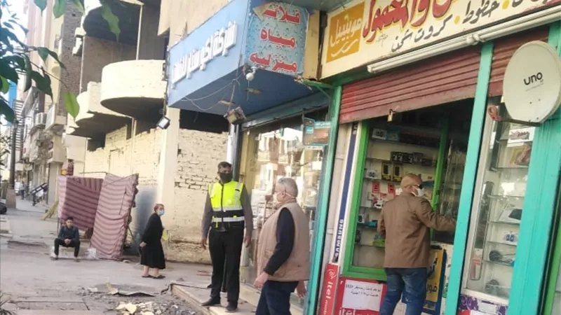 إيقاف أعمال هدم بدون ترخيص بمحل تجارى بوسط مدينة الأقصر