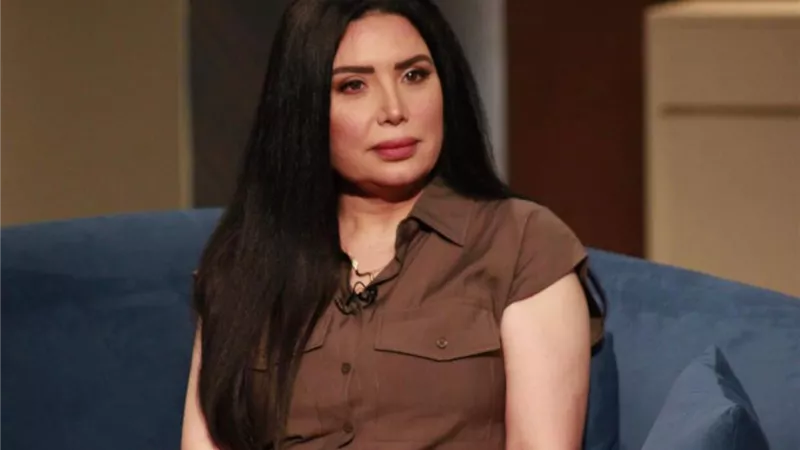 عبير صبرى : فخورة بالعمل مع النجمة العالمية يسرا فى 