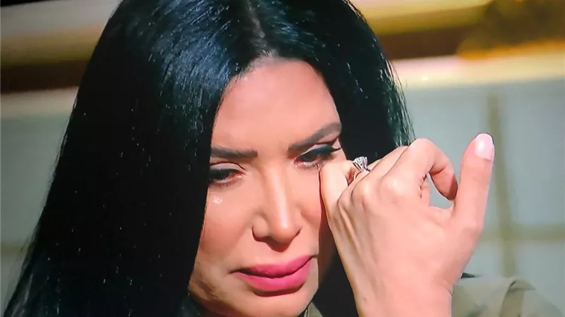 عبير صبرى : والدى كان بيضربنى بالحزام وتحملت مسئولية الأسرة بعد وفاته