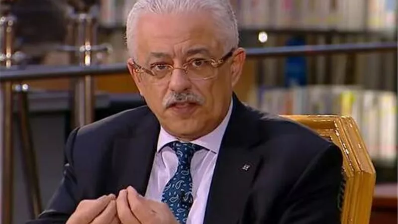 وزير التعليم يوضح حقيقة عقد امتحانات الصفين الاول والثاني الثانوي الكترونيا من المنزل بعد اسبوعين