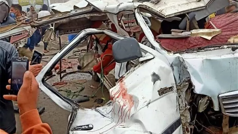 بسبب الشبورة الكثيفة.. مصرع وإصابة 18 فى حادث تصادم بالطريق الإقليمى بالمنوفية.. صـــور وفيديو
