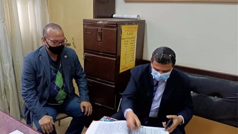 مدير تعليم بنها يتابع مدرسة الكرامة بميت عاصم وزيد بن حارثة الاعدادية