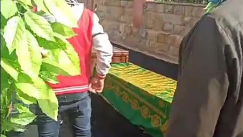 دفن الفنان هادى الحيار بمقابر العائلة بمدينة 6اكتوبر