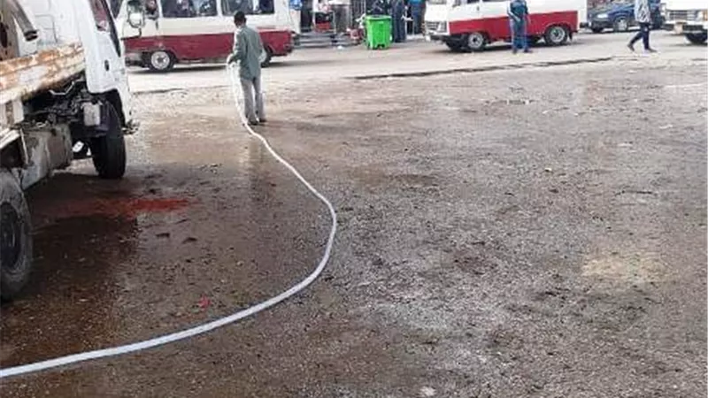 استمرار أعمال التطهير والتعقيم بالشوارع والمنشآت الحكومية والعامة بنطاق محافظة الشرقية