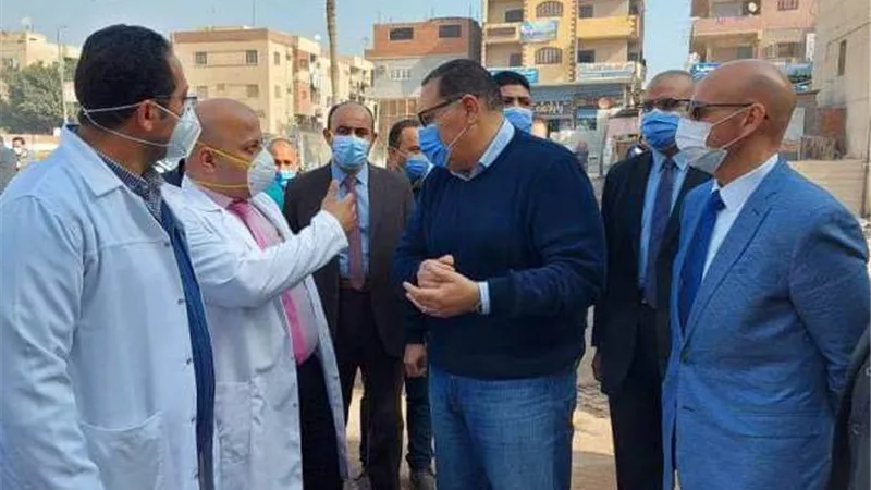 محافظ الشرقية يتفقد مستشفى أبو حماد للإطمئنان على مستوى الخدمات الصحية والعلاجية للمرضى