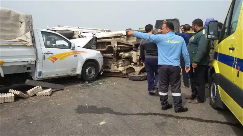 مصرع وإصابة 5 فى حادث تصادم بين سيارتين نقل وميكرباص في قليوب