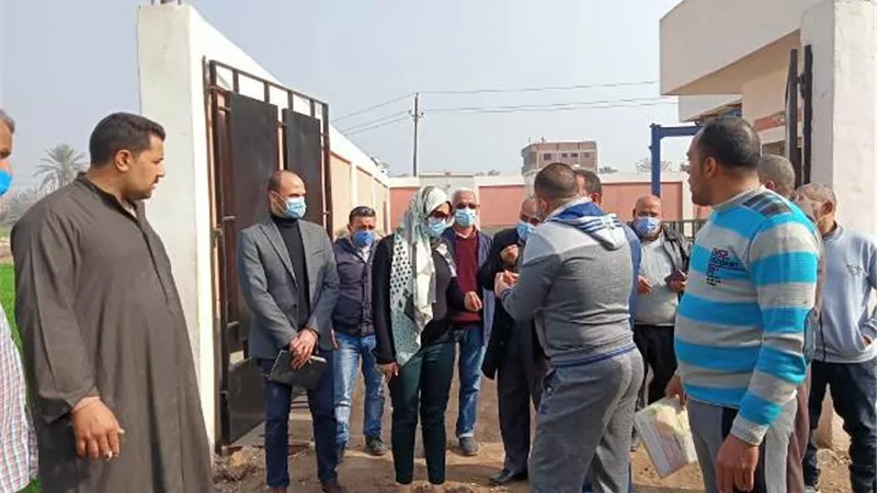 نائب محافظ القليوبية ترصد 5 حالات بناء مخالفة فى كفرشكر.. بالصور