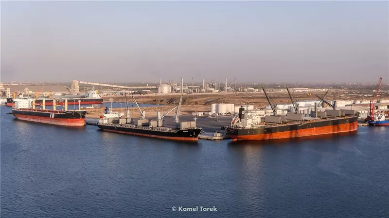 رصيد صومعة الحبوب والغلال للقطاع العام بميناء دمياط 120150 طنا والقطاع الخاص 72842 طنا